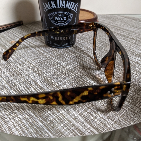 Large frame glasses - Picture 5 of 6